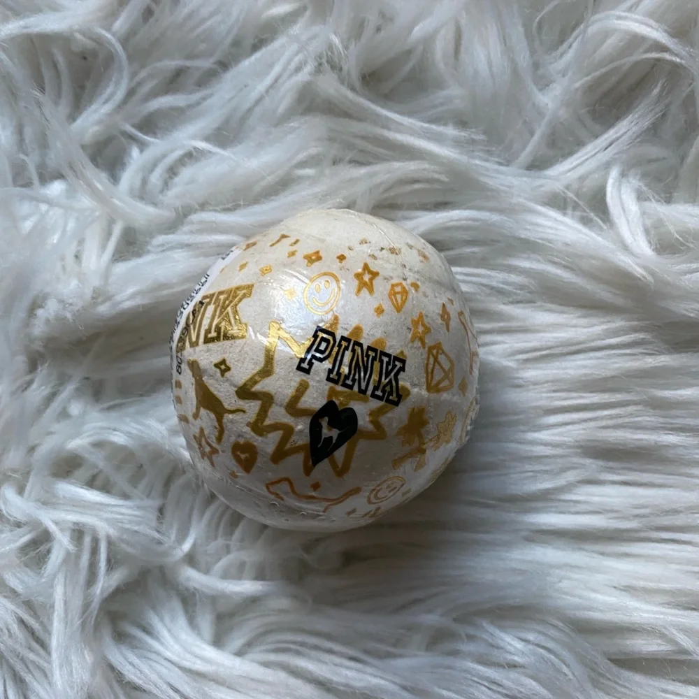 VS PINK Glow bath bomb
